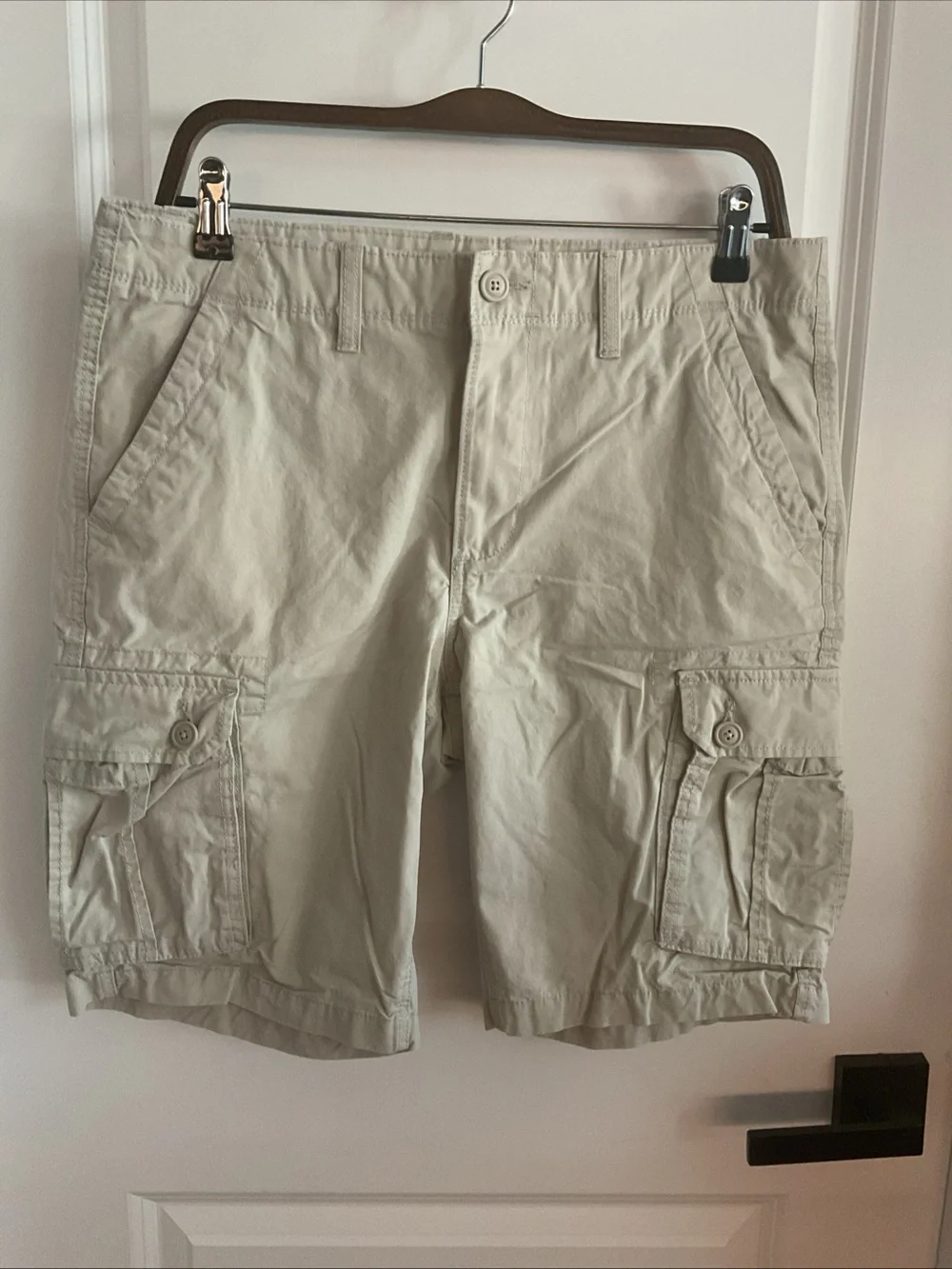 Sonoma - Beige Cargo Shorts with Utility Pockets - Men’s Size 32